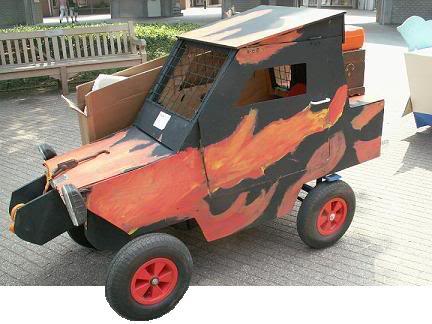 geparkeerd voor 't Speelhuis, wachtend op de beoordeling