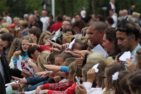 huldiging Rochelle X Factor Helmond 2011