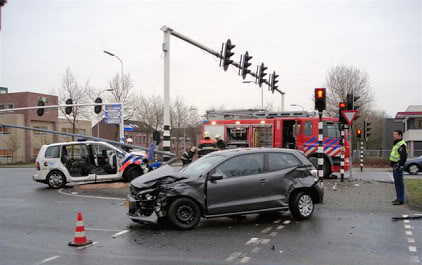 ongeluk politieauto Helmond