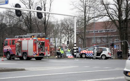 ongeluk politieauto Helmond