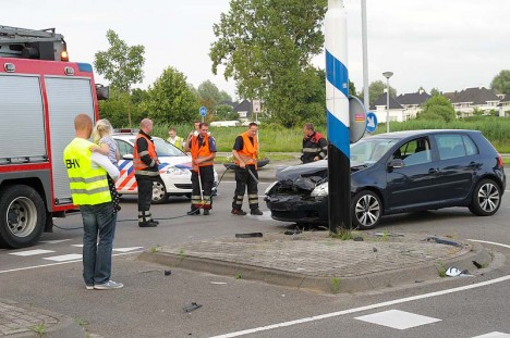 ongeval kruising Waterleliesingel - Venuslaan