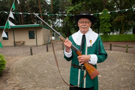 Koninklijke onderscheiding voor de heer Van Veijfeijken