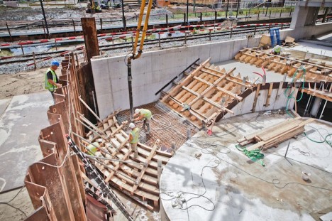 de werkzaamheden bij het NS-station Helmond