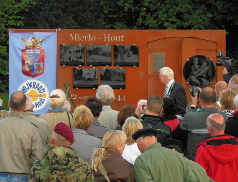 oorlogsmonument Mierlo-Hout