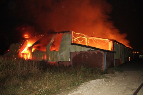 grote brand loods Nuenensedijk