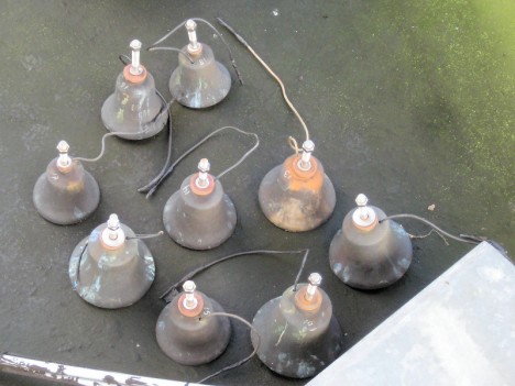 de 9 verwijderde klokjes