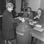 Burgemeester Geukers kijkt