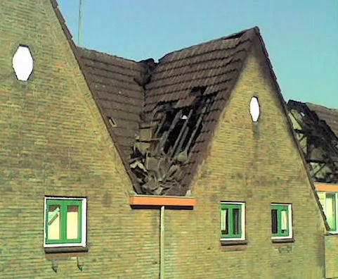 de dag na de brand in Van der Foelartstraat Helmond